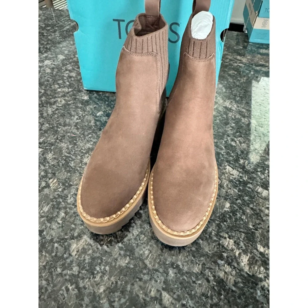 TOMS Millie Water Resistant Oak Brown Nubuck Leather Lug Sole Boots Womens 6‎